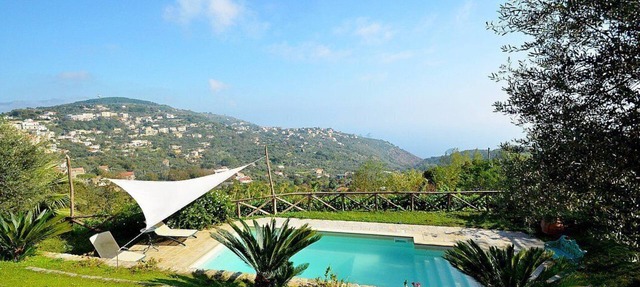 Villa Gitana: A welcoming two-story villa which faces the sun and the sea, with Free WI-FI.