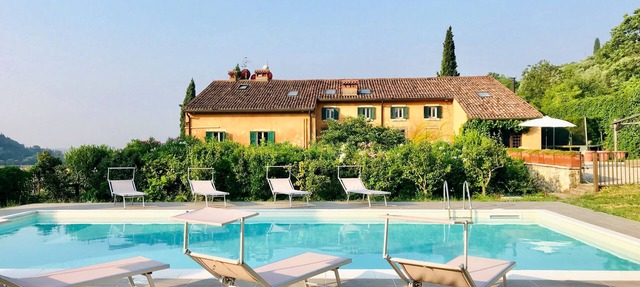 Villa, hills, private pool, very close to Verona. 7 bedrooms, 5 bathrooms.
