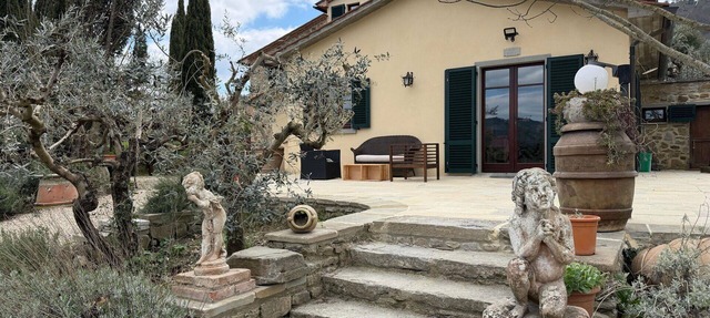 Villa in Il Castagno with 4 bedrooms sleeps 8