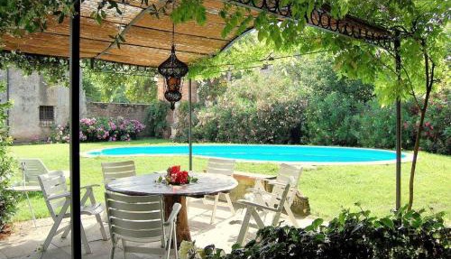 Villa in Venice with Private Pool & Park