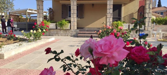 Villa 'Jasmine' with Mountain View, Wi-Fi and Air Conditioning
