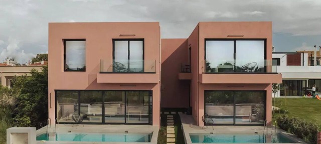 Villa Left