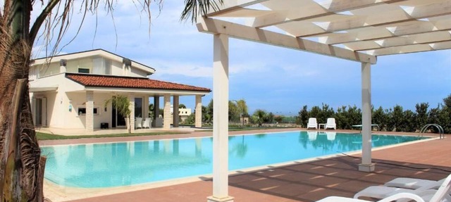 Villa Maria - Apartment in villa with swimming pool