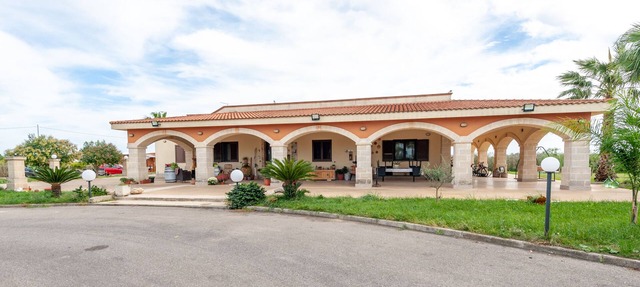 Villa "Melograno" with Shared Pool & Wi-Fi
