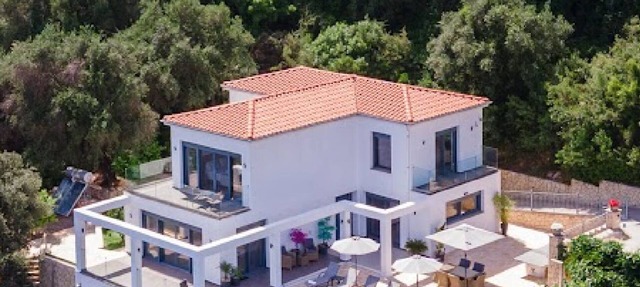 Villa Michael. Doukades Corfu. Heated pool and jacuzzi.
