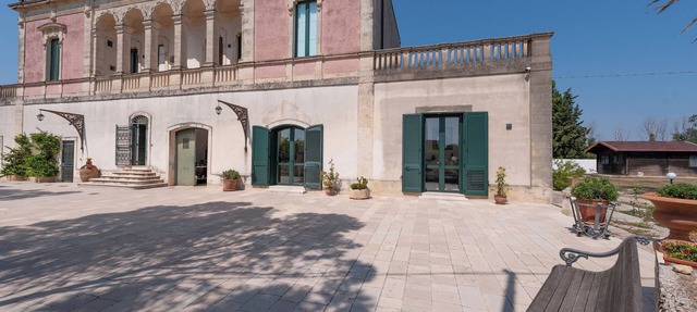 Villa 'Minioti Apartment A-B' with Shared Terrace, Wi-Fi and Air Conditioning