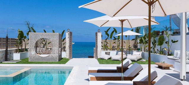 Villa Moana - Beachfront Coastal Dreams by etouri