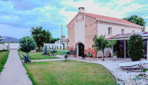Villa Nides