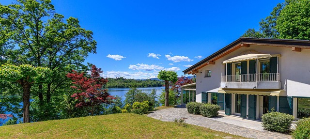 Villa Ninfea Pied Dans L'eau, Comabbio, Italy