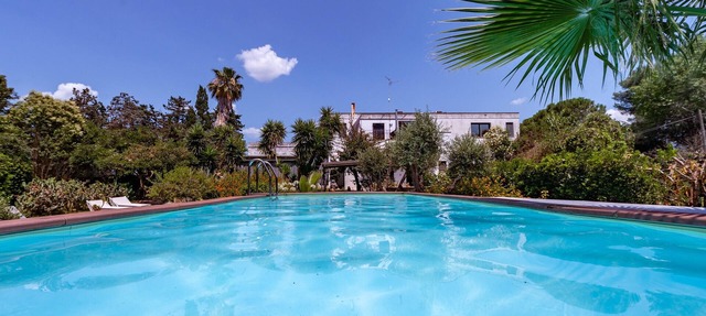 Villa 'Olivia' with Shared Pool, Wi-Fi and Air Conditioning