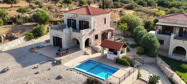 Villa Petra -Fantastic Sea and Mountain Views, High speed internet in all rooms