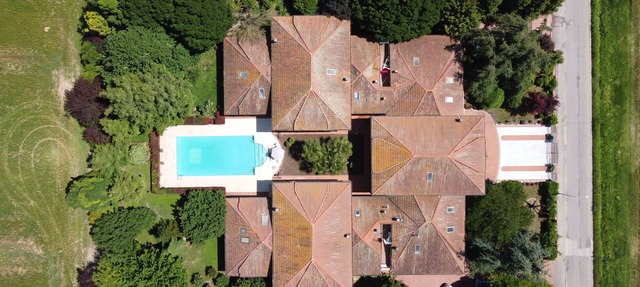 Villa Petrone | Luxury Four Seasons-Jacuzzi&Pool
