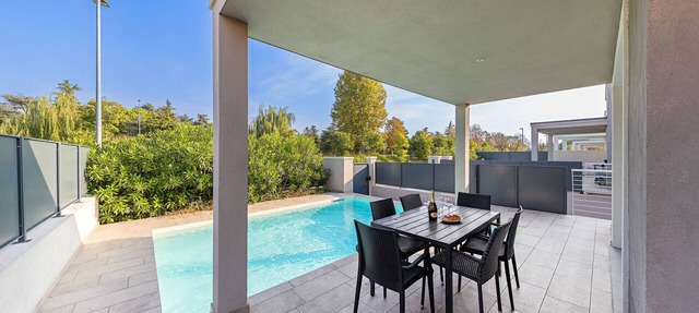 Villa Prestige 19 with private pool and garden