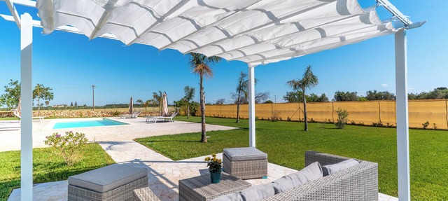 Villa Red Wind by BarbarHouse