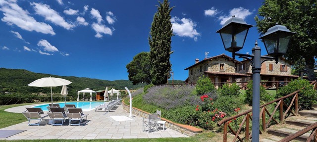 VILLA ROMENA - Splendid stone Villa near Arezzo up to 22 people