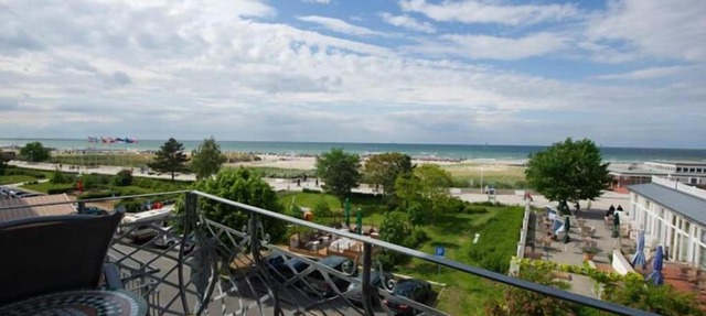 Villa Seeblick Warnemünde - Fewo mit Meerblick und Balkon direkt am Strand für 2-4 Pers