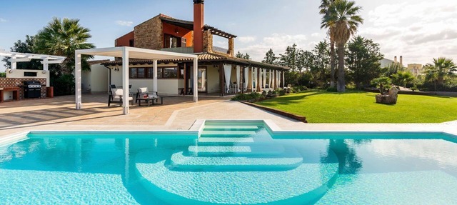 Villa Sissi - Five Bedroom Villa, Sleeps 9