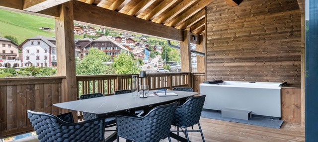 Villa Sofia Apartment 'I' with Mountain View, Private Terrace and Wi-Fi
