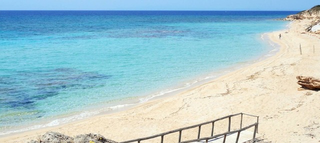 Villa 'Sole' with Private Terrace, Wi-Fi and Air Conditioning