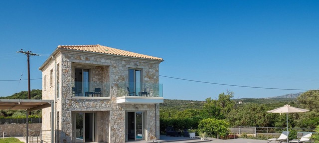 Villa Taphian - Three Bedroom Villa, Sleeps 6