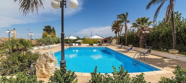 Villa Tormalina: An elegant and welcoming villa in a quiet position, surrounded by the Sicilian countryside, with Free WI-FI.