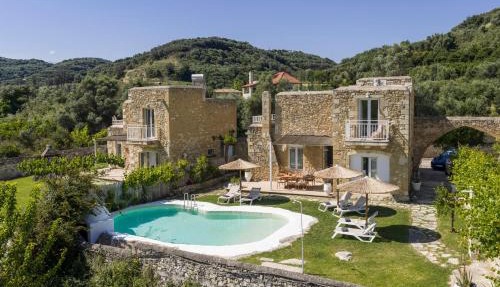 Villa Violanda With Pool and Garden near Platanias