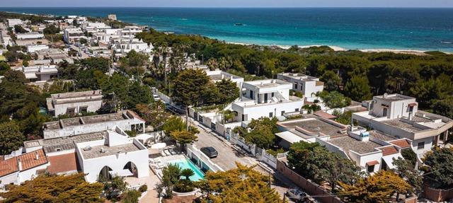 Villa with private pool in San Foca 100 meters from the sea