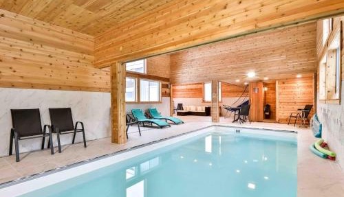 Villa with INDOOR POOL foot of hunter mountain