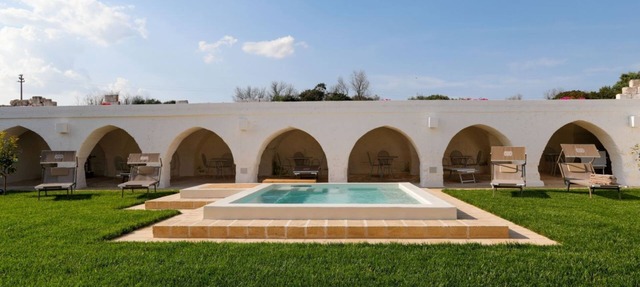 Villa with panoramic sea view terrace and private beach in Punta Prosciutto