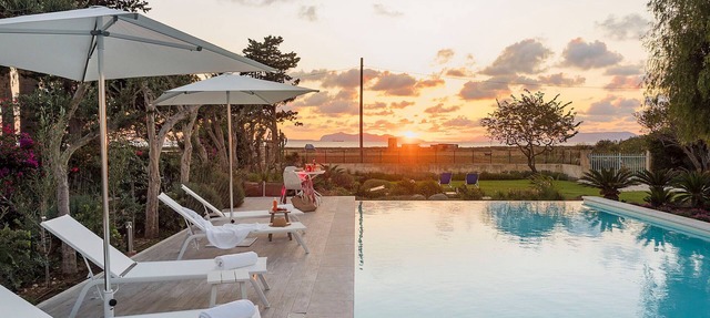 Villa with pool, 450 metres from sea, near Trapani, Sicily - 14 pax