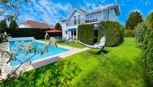 Villa with Pool - Leon's Holiday Homes