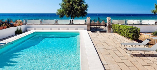 Villa with private pool, sea front location, in Cornino not far from Trapani
