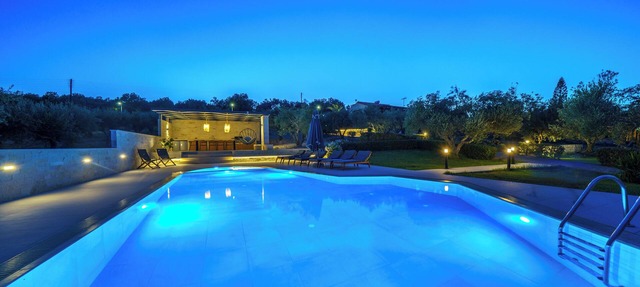 Villas Lefkothea
