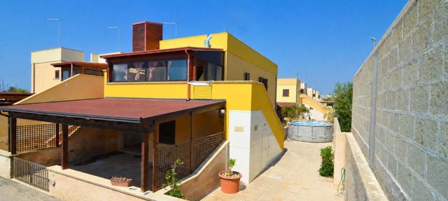 Villetta Elsa con Piscina a 120 mt dalla spiaggia Specchiarica di San Pietro in Bevagna