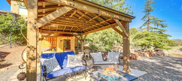 Vineyard Views & Sauna at Cornville Home!