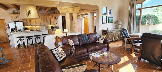 Vista del Salto is a lovely 3 bedroom 2 bath home that sleeps 6 guests