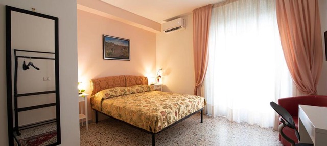Vomero Room