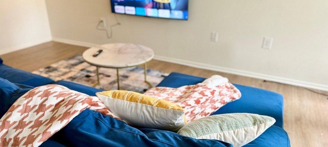 Walk 3 min to Path station 1 bd one stop Manhattan in New Jersey