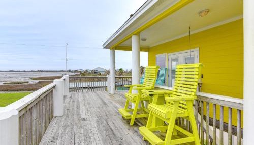 Walk to Beach! Bayfront Coastal Gem in Gilchrist