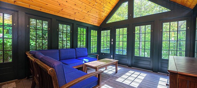 Walk to Sunapee - Screened Porch Bliss + Cool AC