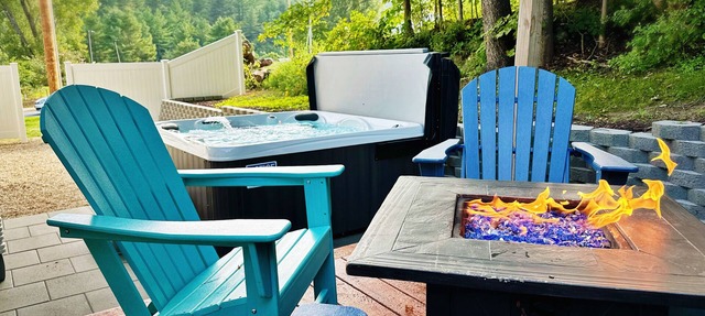 Walk To Town, Hottub, Firepit, Games, Mt Snow