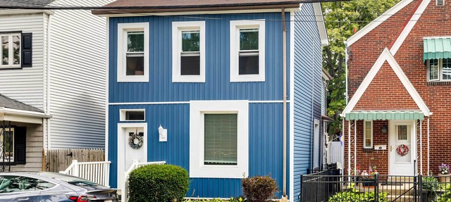 Walk to Walnut St: Pet-Friendly Pittsburgh Home!