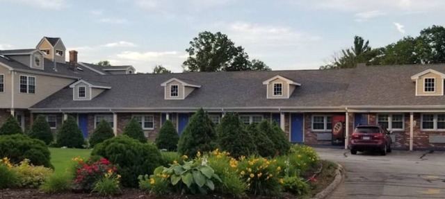 Warm and Inviting Sturbridge Accommodation with Complimentary Breakfast