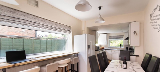 Warm and Spacious Smart Stay - Close to London and Harry Potter World