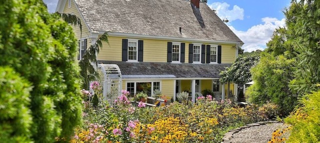 Warm Brook Farm+Entertainers Paradise+Hot Tub+Ski Bromley/Stratton+Dogs Welcome