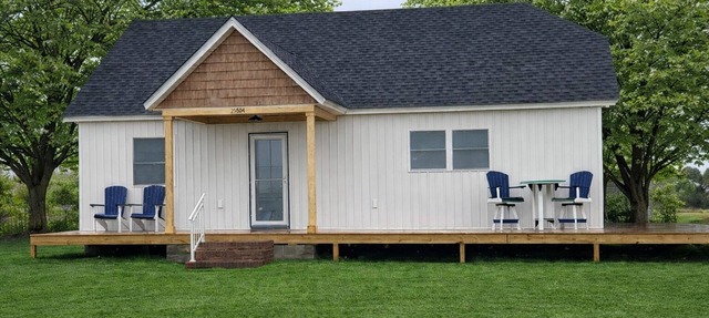 Waterfront 3-bedroom Home in serene Westover, MD/Sleeps 10, Crab,Fish,Relax!
