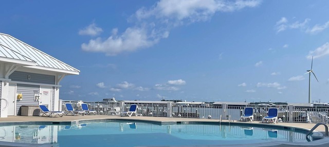 Waterfront 3 bedroom condo. Fall and oysters are here!