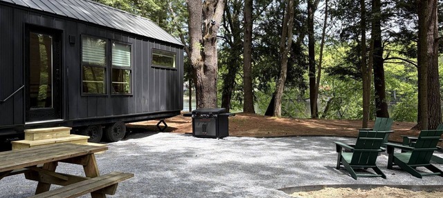 Waterfront Adirondack Tiny Cabin Near Lake George & Saratoga Springs, New York
