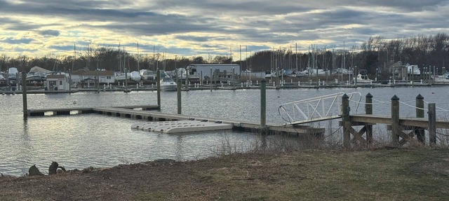 Waterfront cottage on Warwick Cove.