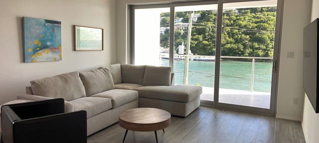 Waterfront - Edgewater Grand-2Bd, 2Ba, sleeps 4, 10 mins. walking into town